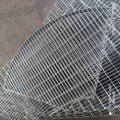 Metal galvanizado do aço carbono do mergulho quente que raspa especial personalizado dado forma