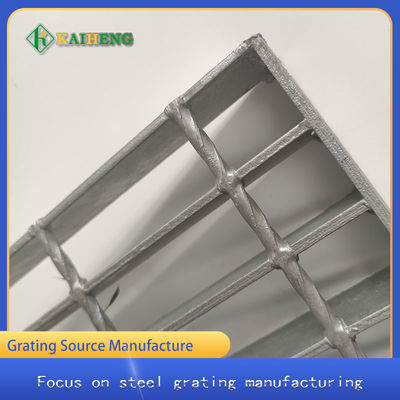 Barra galvanizada branca de prata antiderrapagem da grade do metal que raspa para a refinaria