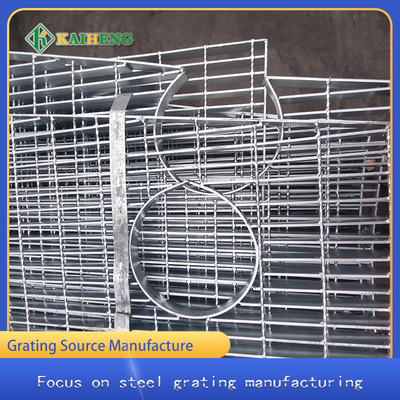 Aço suave galvanizado Oem da grade do metal que raspa para a construção da refinaria