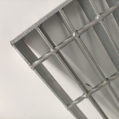 O mergulho quente de aço de prata branco de solda de pressão da raspagem do metal galvanizou