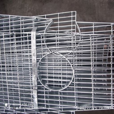 Metal galvanizado do aço carbono do mergulho quente que raspa especial personalizado dado forma