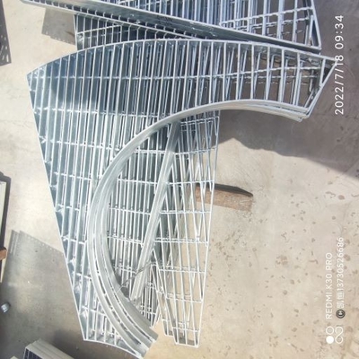 Metal galvanizado do aço carbono do mergulho quente que raspa especial personalizado dado forma