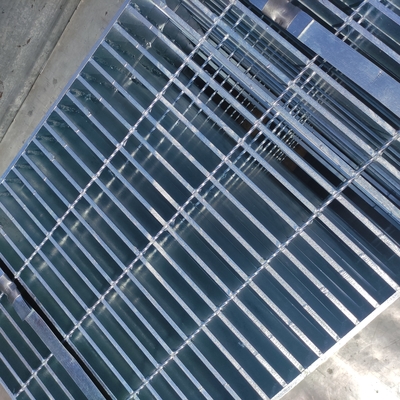A pressão soldou o metal do aço do carbono Q235 que raspa o mergulho quente galvanizado