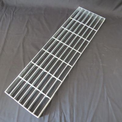 Cor de prata galvanizada dos passos de escada da grelha do aço carbono do mergulho quente