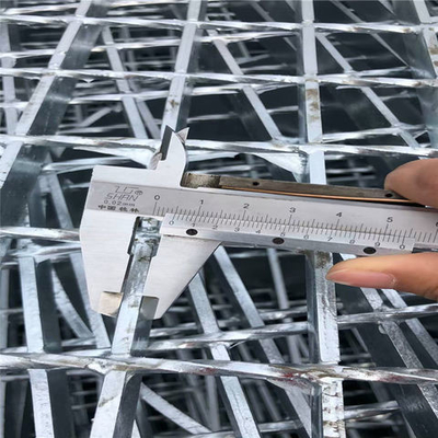 O revestimento da grade do metal do zinco do aço carbono Q235, HDP galvanizou a grelha de aço resistente