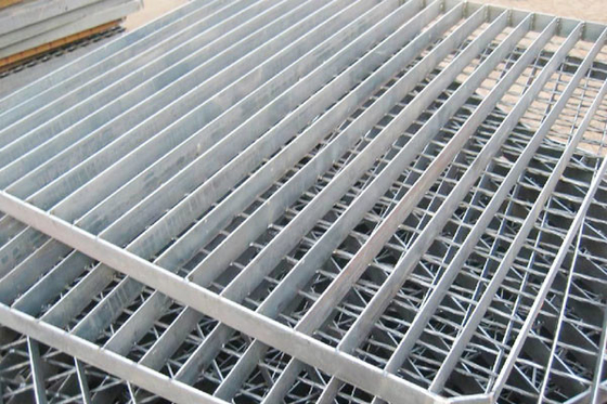 Passarela de aço galvanizada industrial das passagens