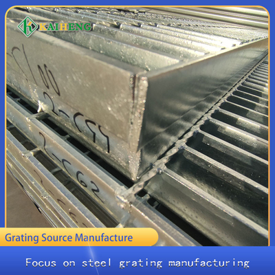 Metal de aço galvanizado de carregamento resistente à corrosão que raspa para a plataforma