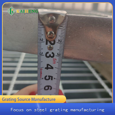 Barra galvanizada branca de prata antiderrapagem da grade do metal que raspa para a refinaria