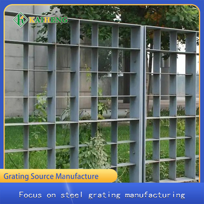 O mergulho quente do aço carbono Q235 galvanizou Mesh Fencing Grid Customized soldado