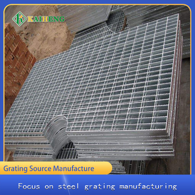 O mergulho quente do aço carbono Q235 galvanizou Mesh Fencing Grid Customized soldado