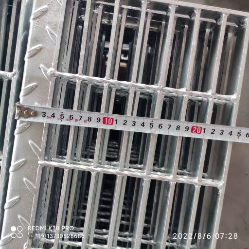 passos de escada de aço da grelha