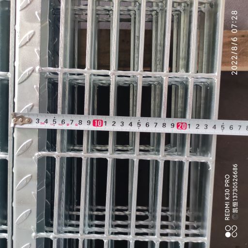 passos de escada de aço da grelha