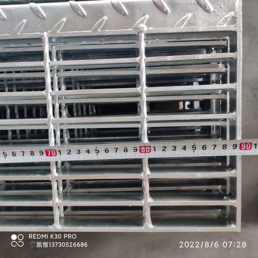 passos de escada de aço da grelha